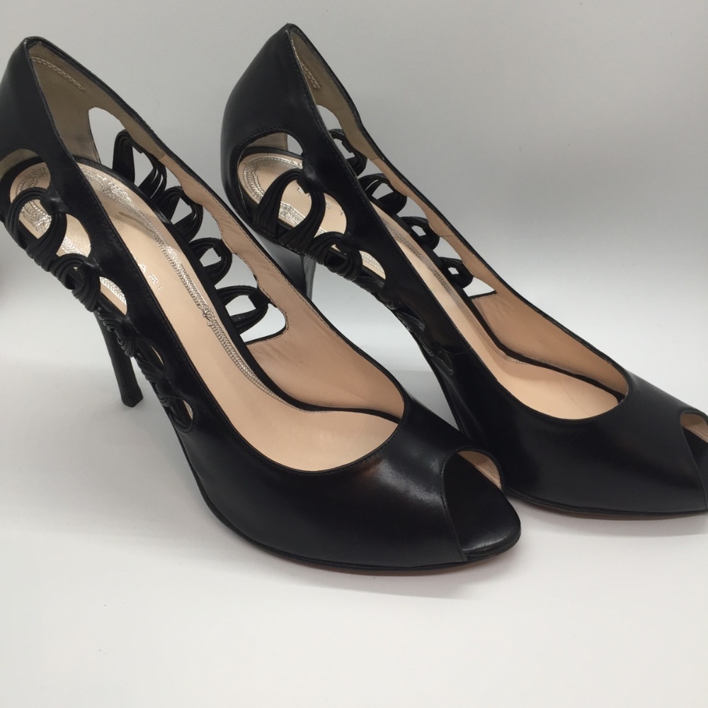 -Elie Tahari Black Leather Pumps 🇮🇹